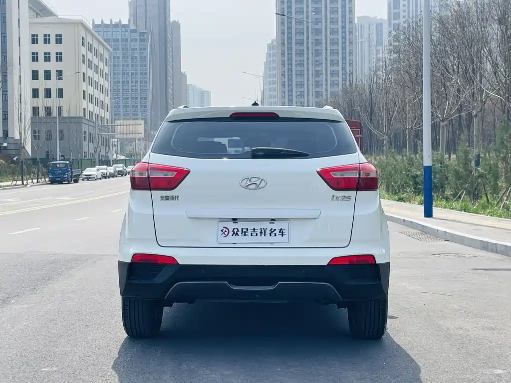Hyundai ix25 2015 — фото 14