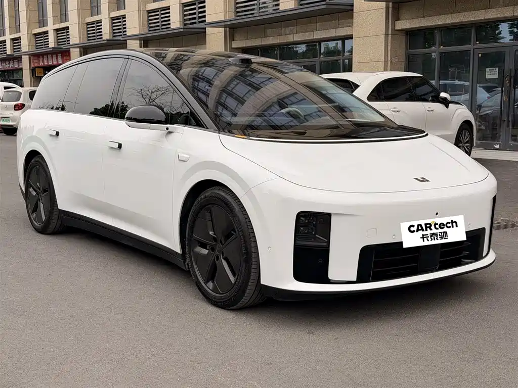 Li Auto i8 2025