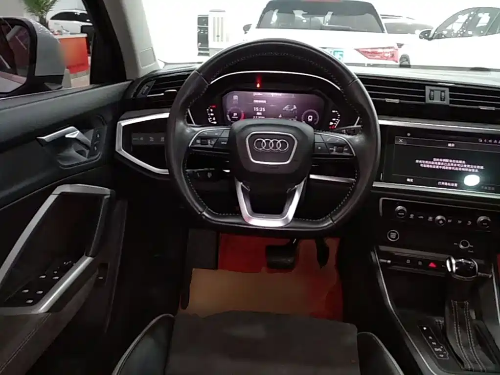 Audi Q3 2022 — фото 11