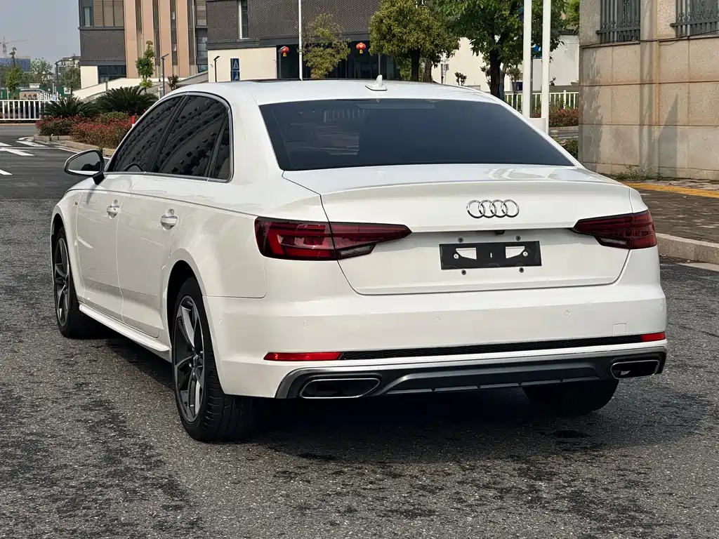 Audi A4L 2019 — фото 6