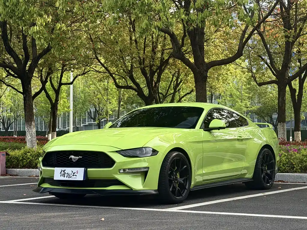 Ford Mustang 2020 — фото 1
