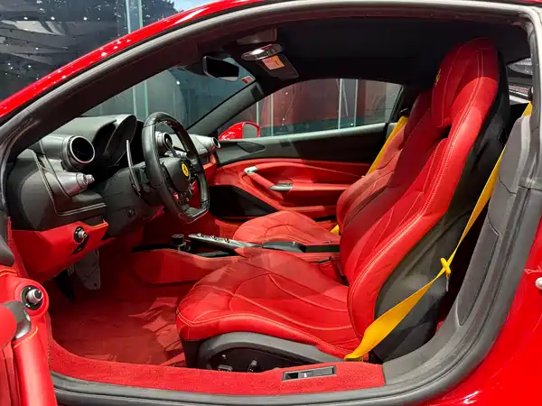 Ferrari F8 2022