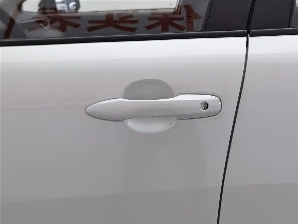 Toyota Corolla Cross 2023 — фото 18