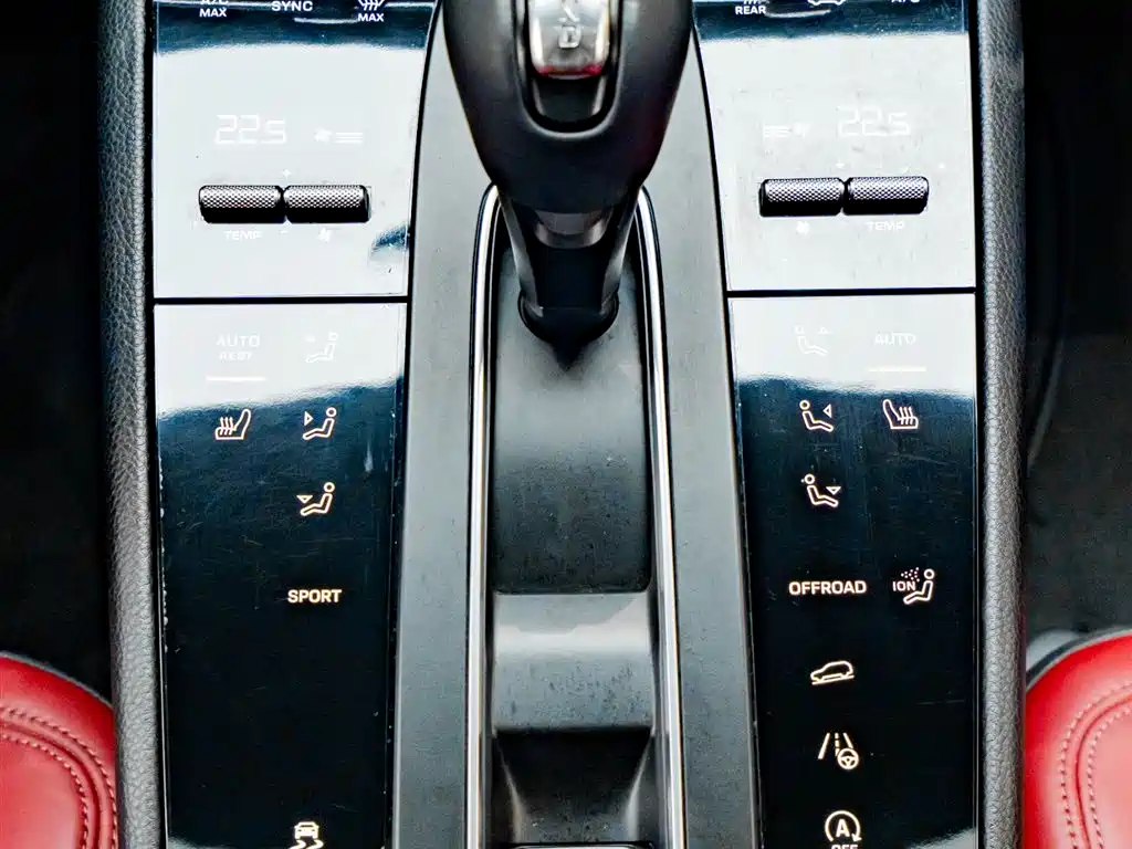 Porsche Macan 2022 — фото 17