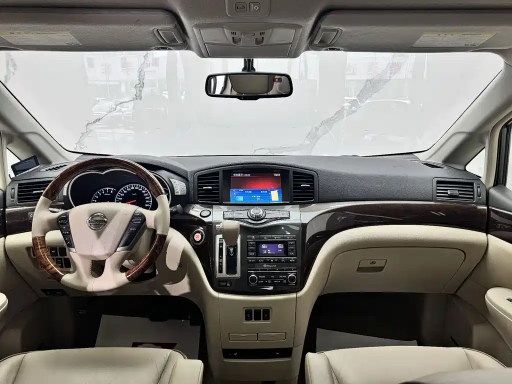 Nissan Quest 2016 — фото 11