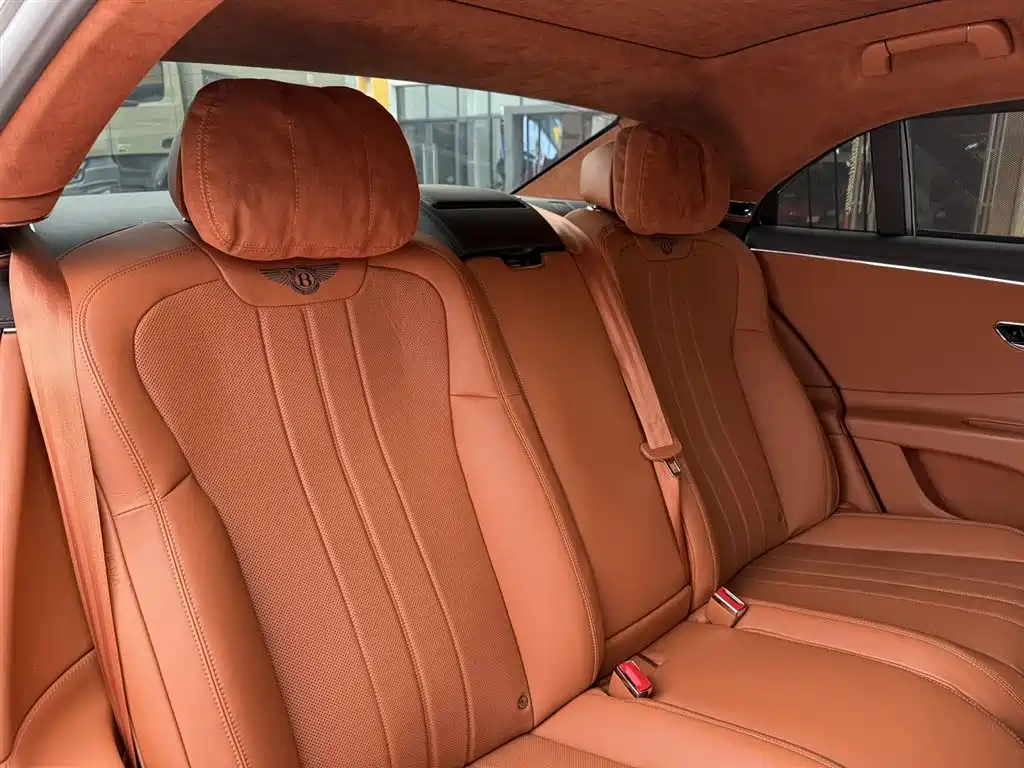 Bentley Flying Spur 2021 — фото 19