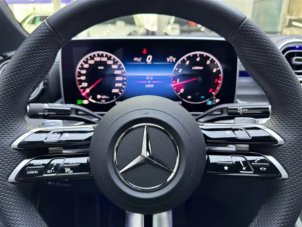 Mercedes-Benz C-Class 2024 — фото 23