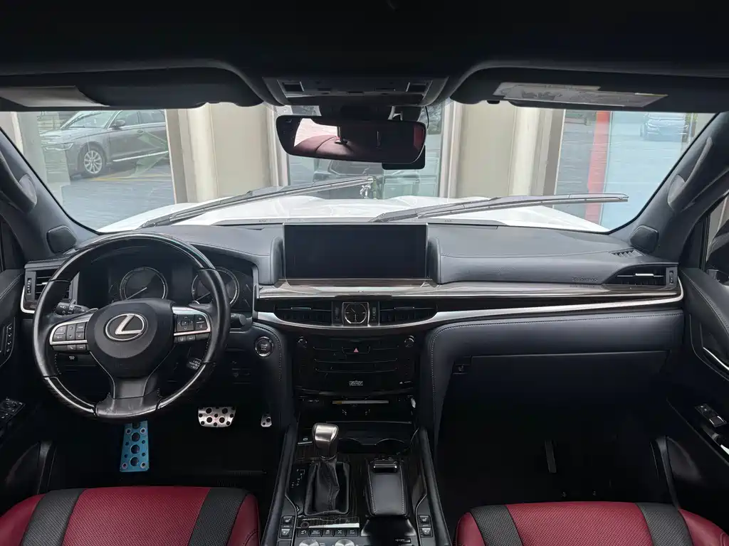 Lexus LX 2019 — фото 13