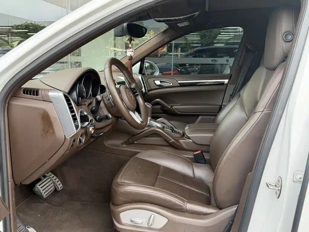 Porsche Cayenne 2016