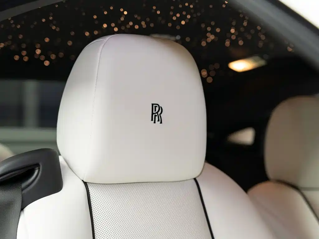 Rolls-Royce Phantom 2017 — фото 14