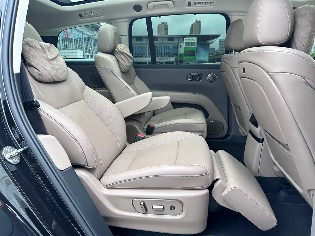 Li Auto i8 2025 — фото 14
