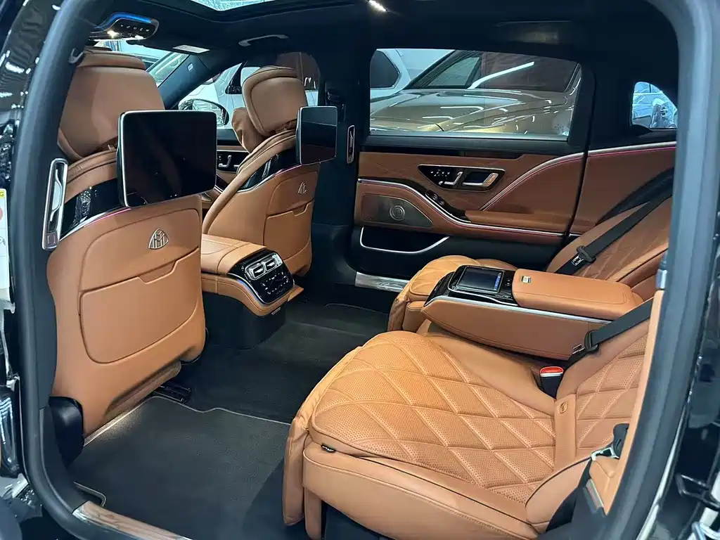 Mercedes-Benz Maybach S-Class 2023 — фото 10