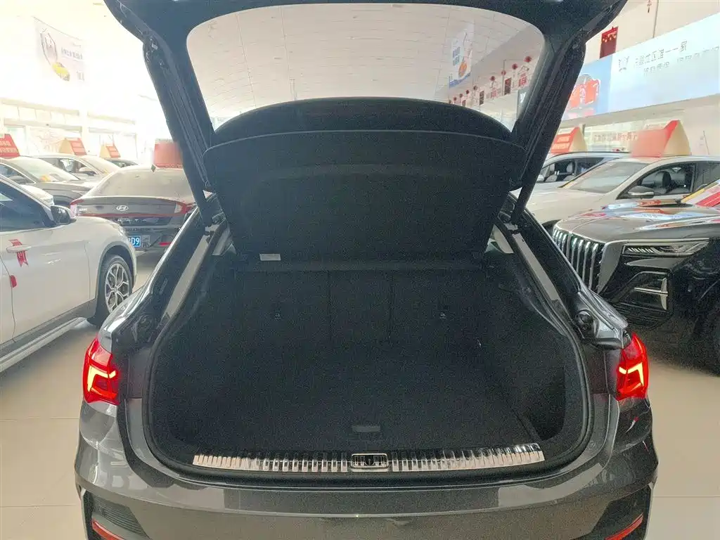 Audi Q3 Sportback 2020 — фото 15