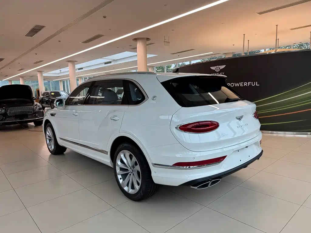 Bentley Bentayga — фото 10