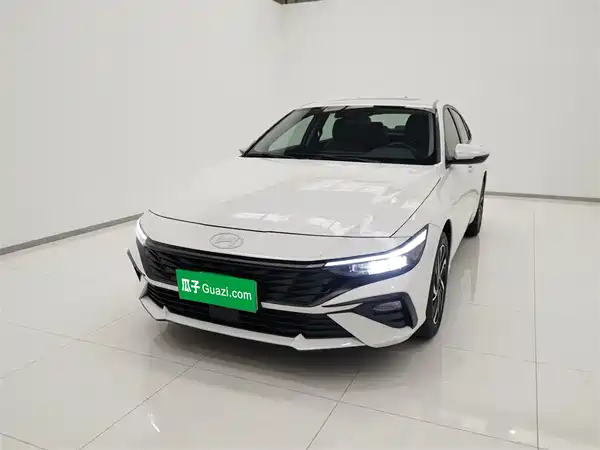 Hyundai Elantra 2023