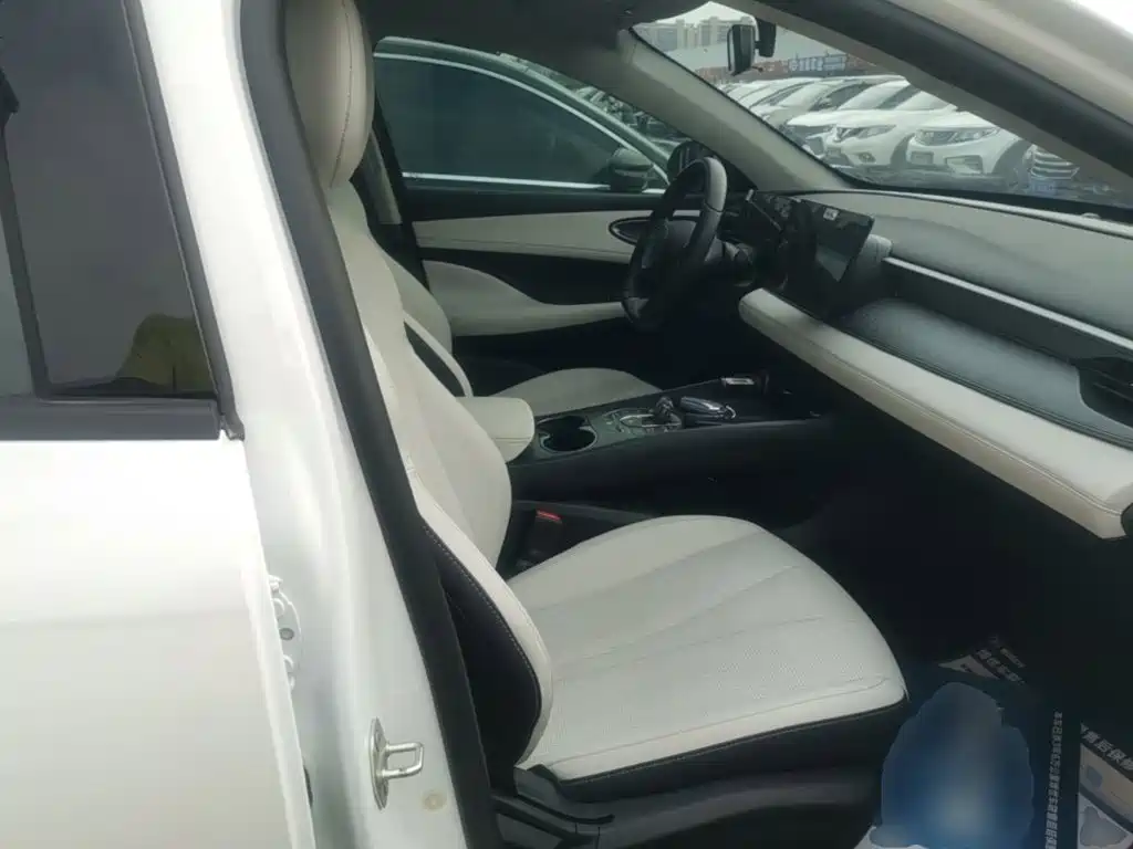 BYD Seal 05 DM-i 2025 — фото 25