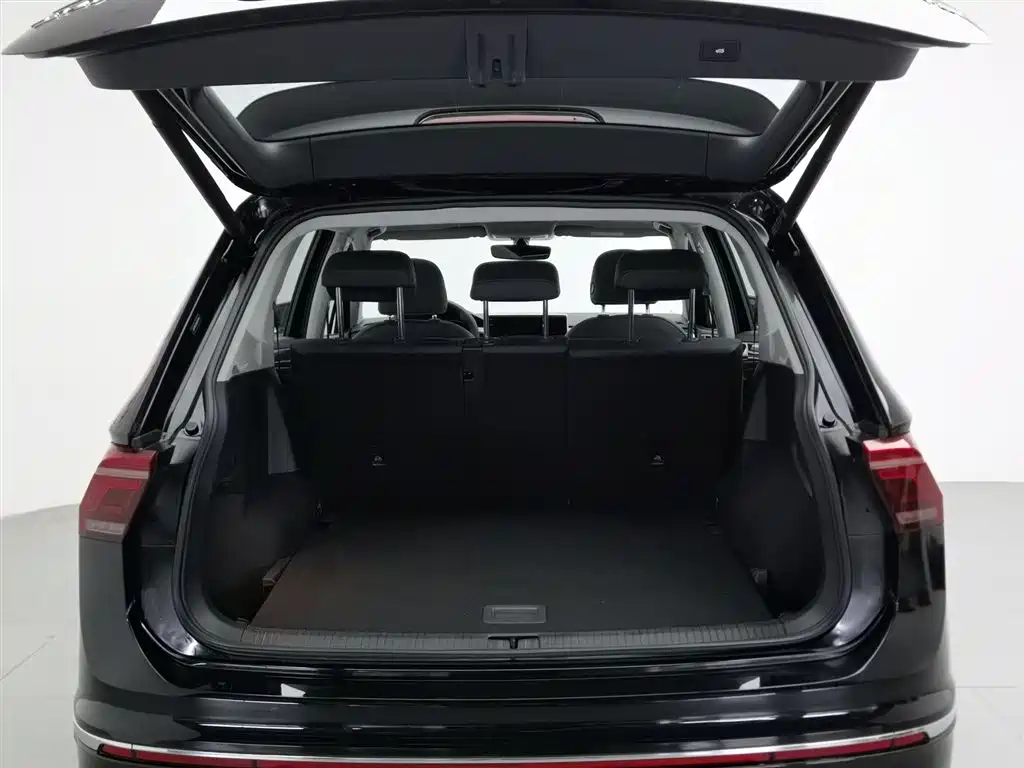 Volkswagen Tiguan L 2022 — фото 16
