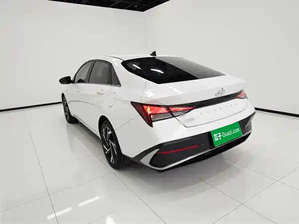 Hyundai Elantra 2023