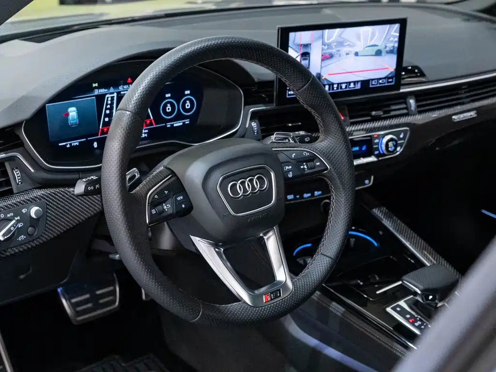 Audi RS 4 2022 — фото 10