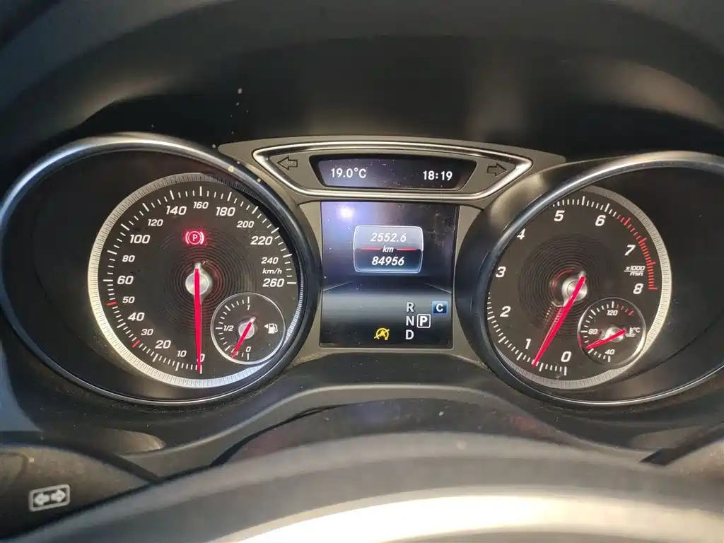Mercedes-Benz GLA 2018 — фото 12