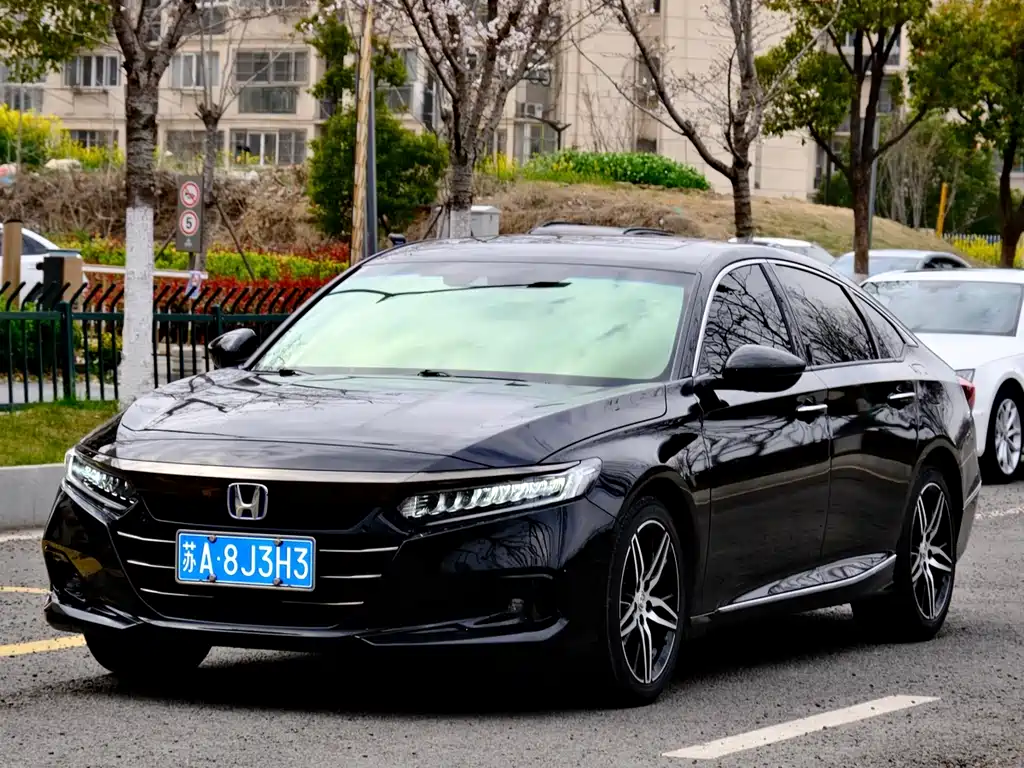 Honda Accord 2023 — фото 1