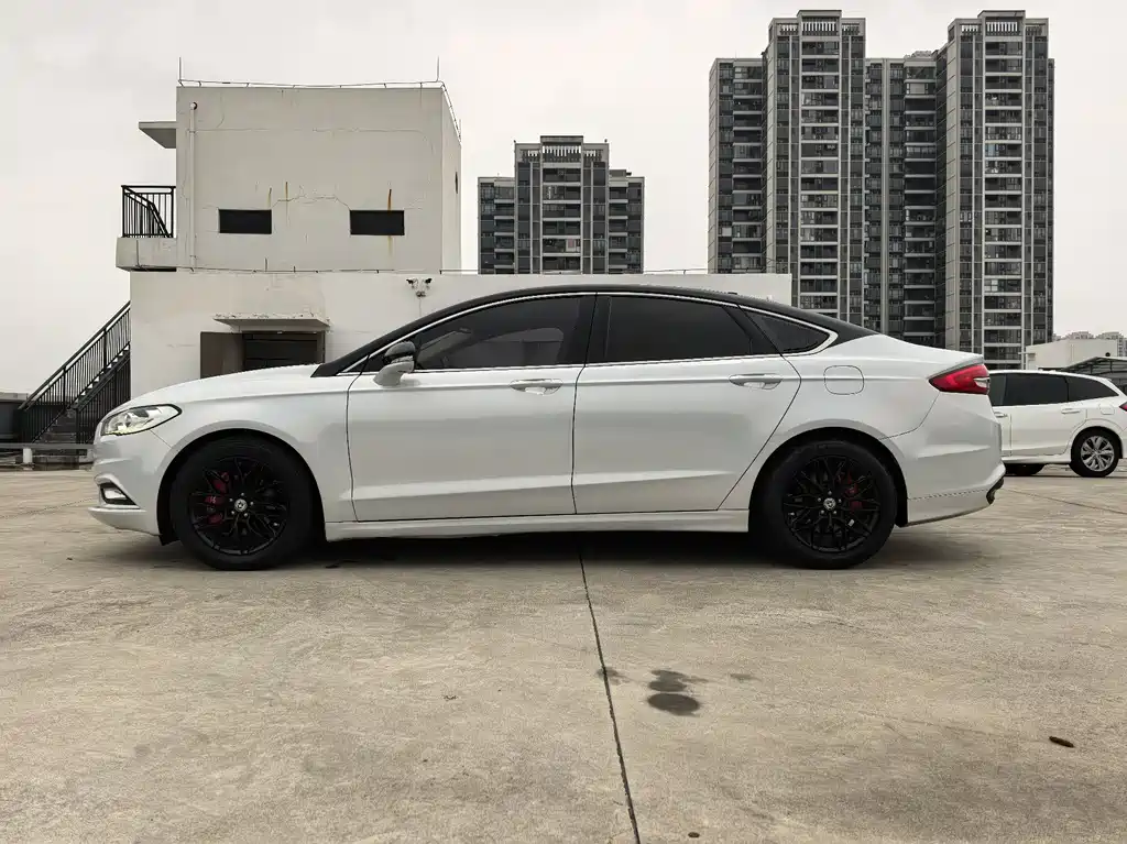 Ford Mondeo 2018 — фото 5