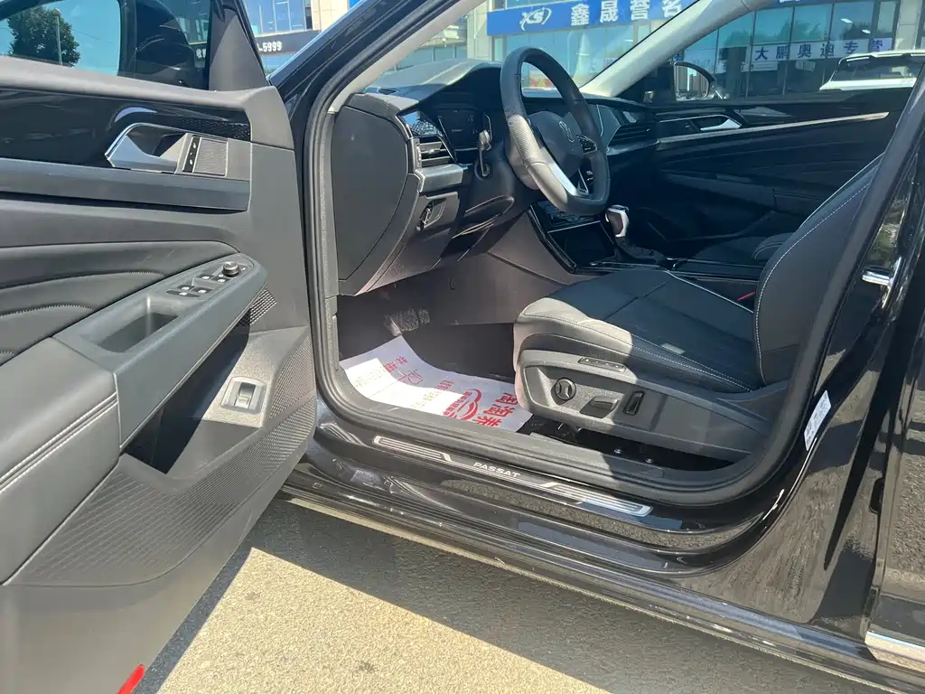 Volkswagen Passat 2024
