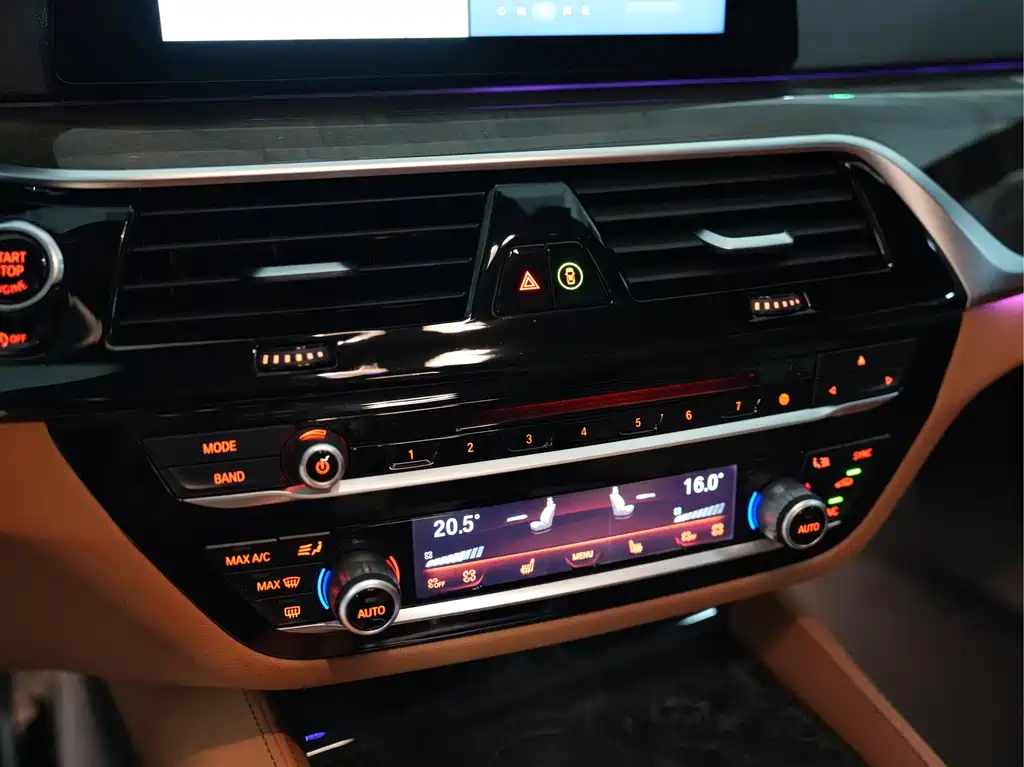 BMW 6 Series GT 2018 — фото 23