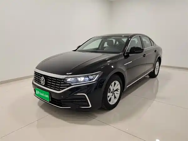 Volkswagen Passat Plug-In Hybrid 2025