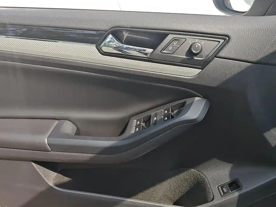 Volkswagen Sagitar 2017