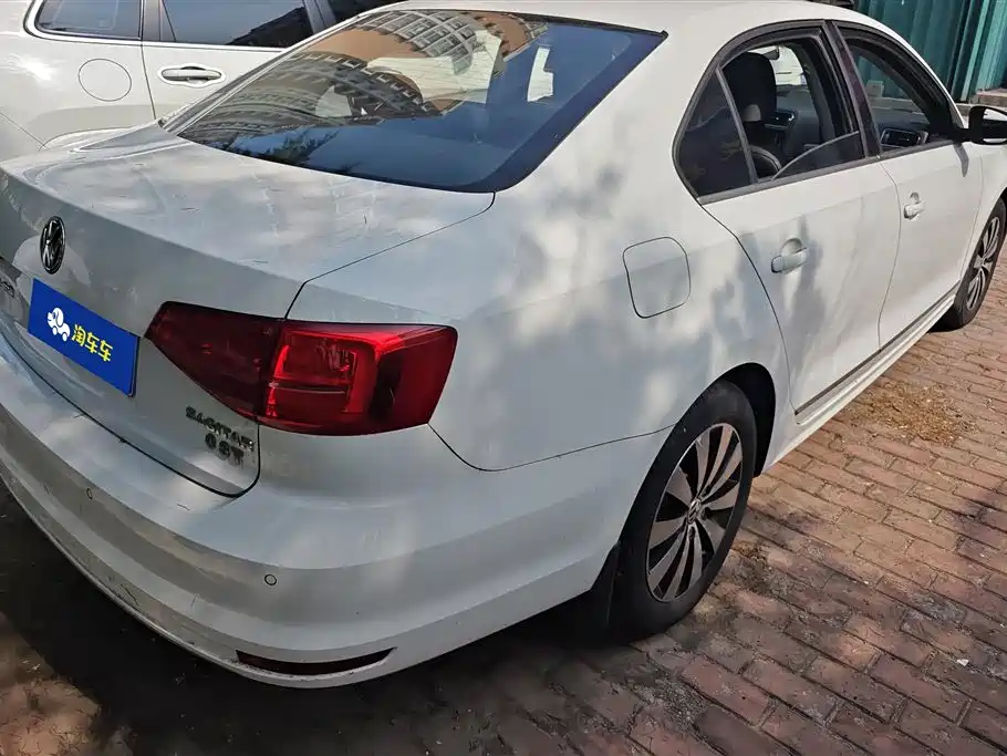 Volkswagen Sagitar 2017
