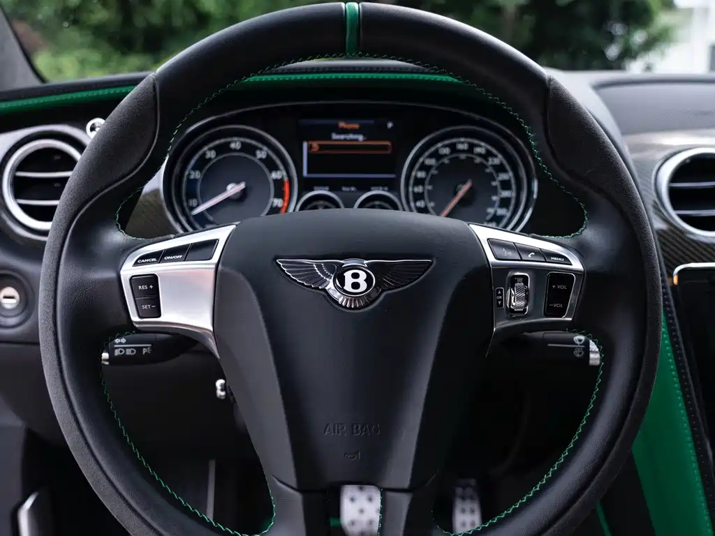 Bentley Continental 2019 — фото 19