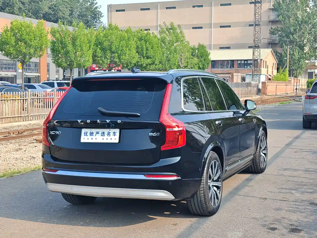 Volvo XC90 2022 — фото 35