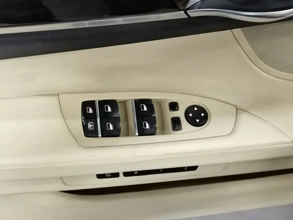 BMW 7 Series 2013 — фото 9