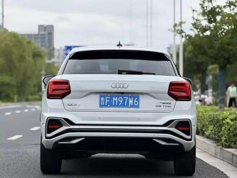 Audi Q2L 2023