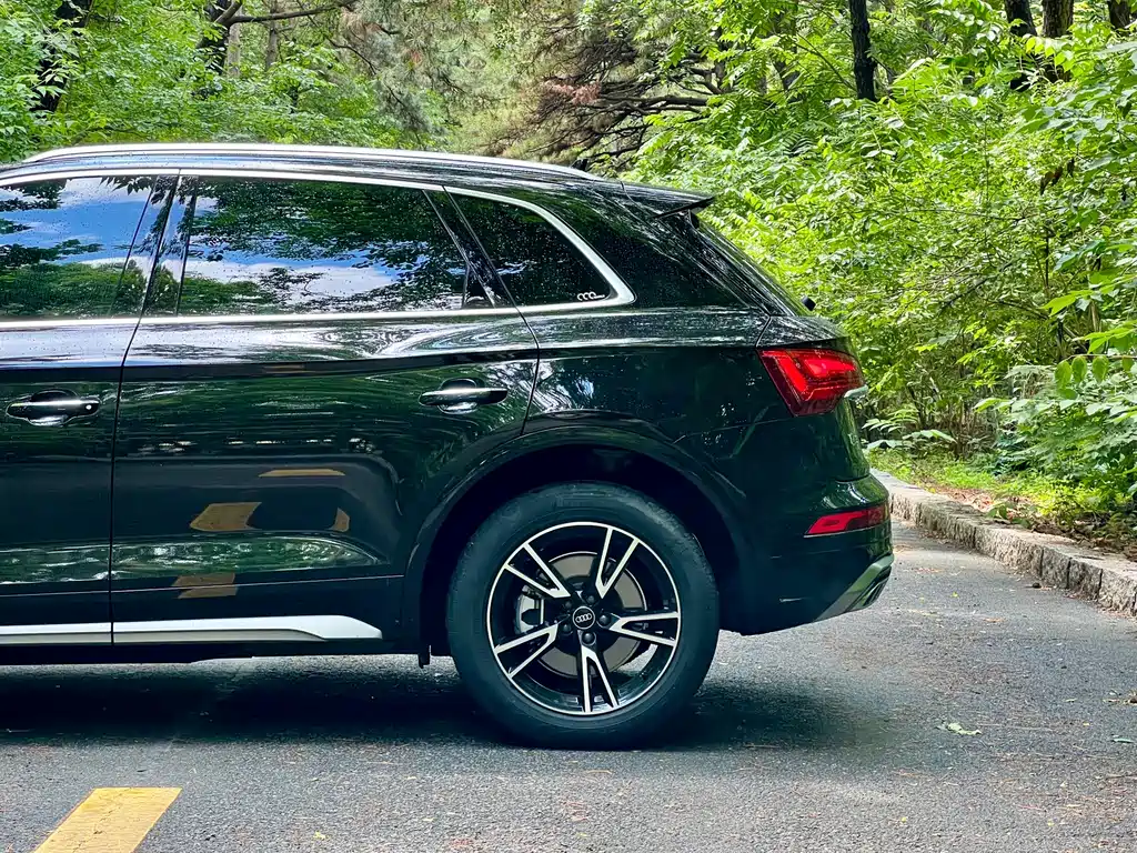 Audi Q5L 2025 — фото 28