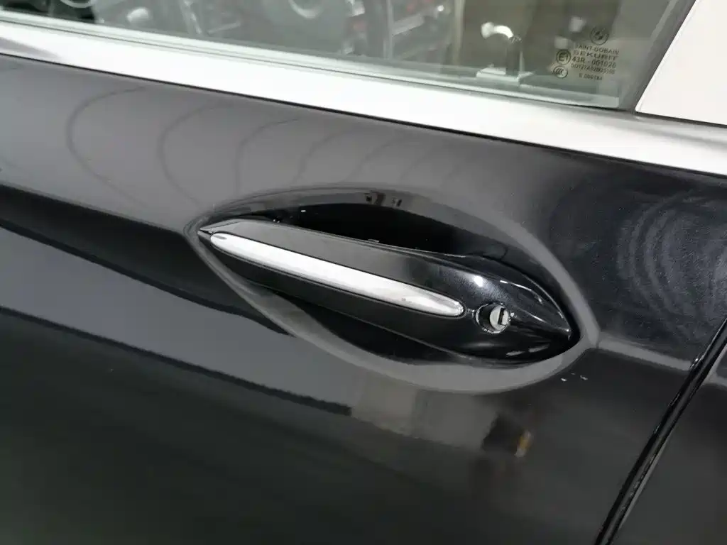 BMW 7 Series 2013 — фото 18