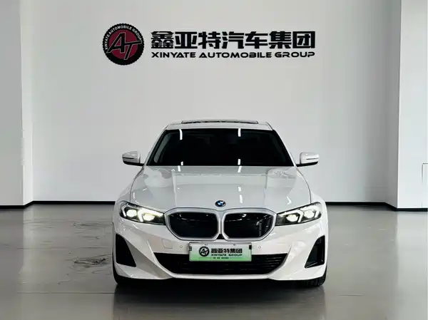 BMW i3 2023
