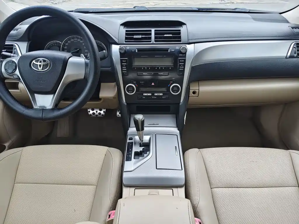 Toyota Camry 2013 — фото 8