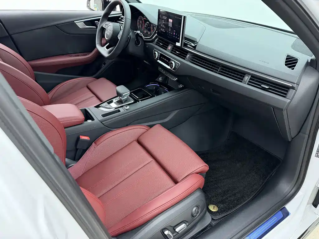 Audi A4L 2025 — фото 17