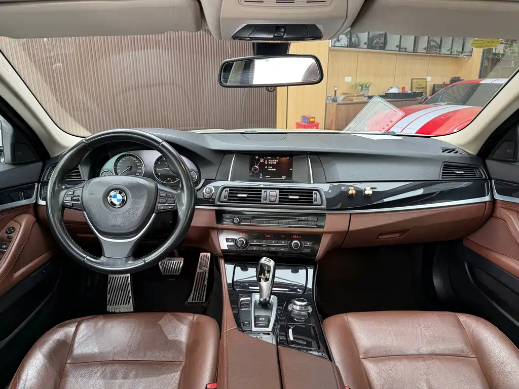 BMW 5 Series 2014 — фото 17