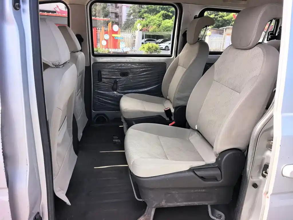 Wuling Rongguang V 2016 — фото 12