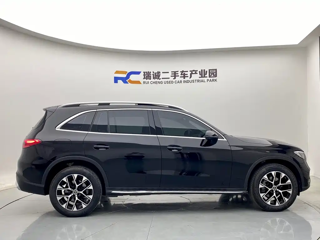 Mercedes-Benz GLC 2025