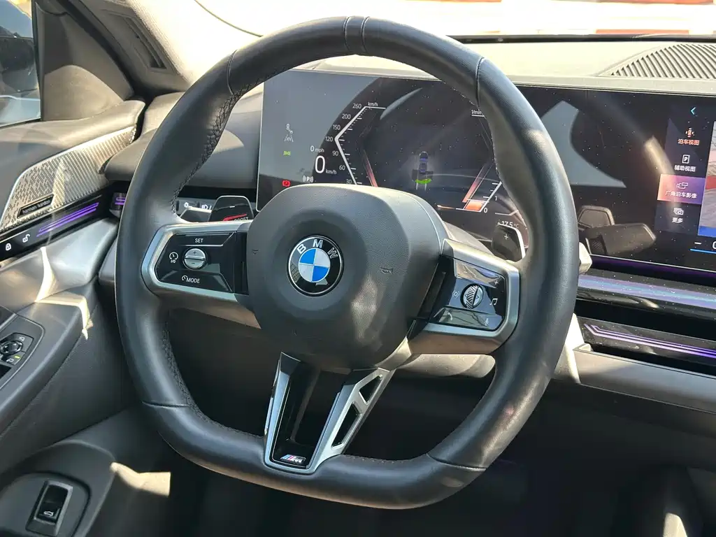 BMW 5 Series 2024 — фото 18