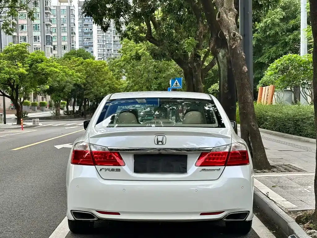 Honda Accord 2014 — фото 9