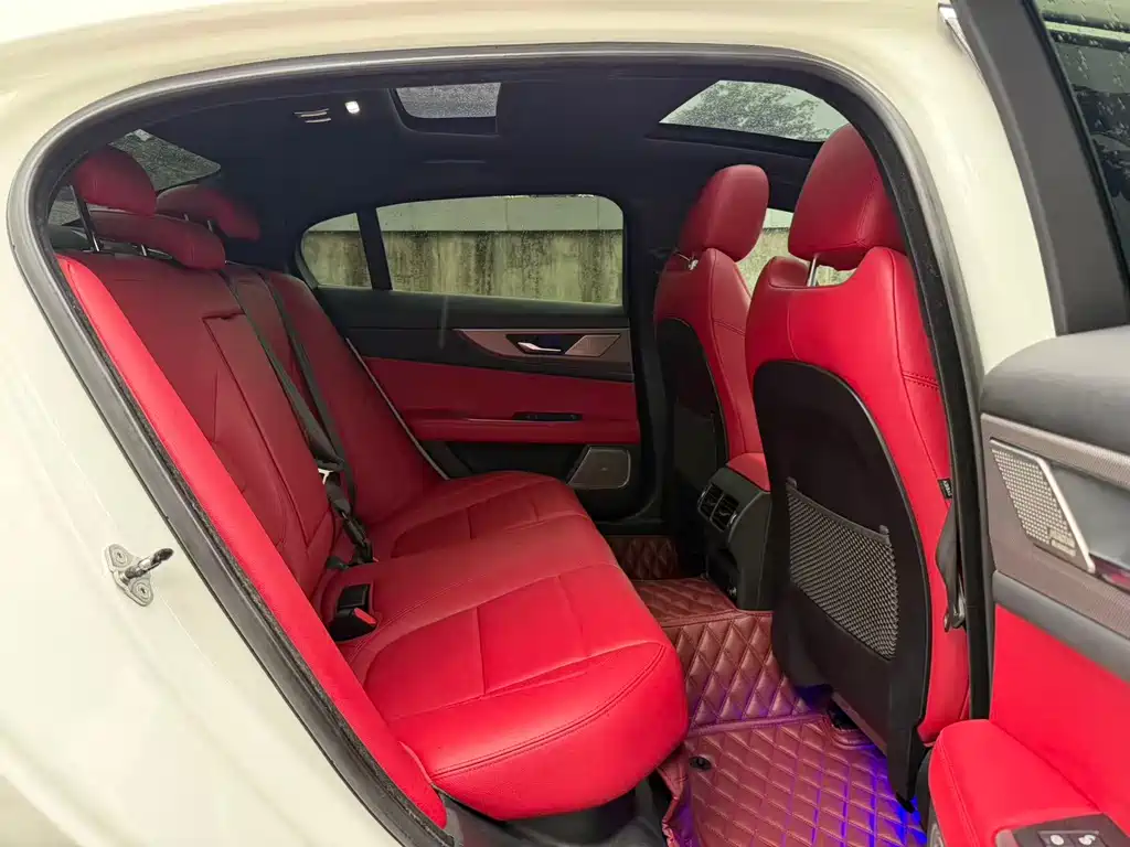 Jaguar XEL 2020 — фото 14