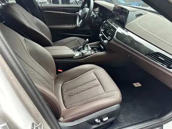 BMW 5 Series 2022