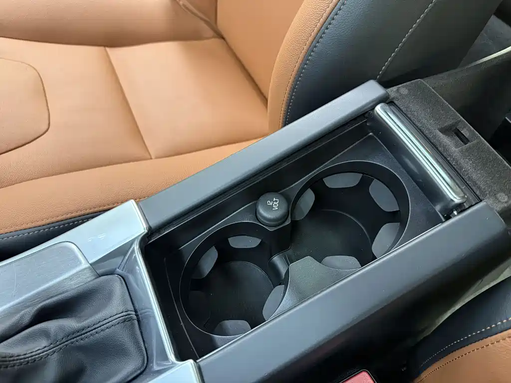 Volvo S60 2018 — фото 19