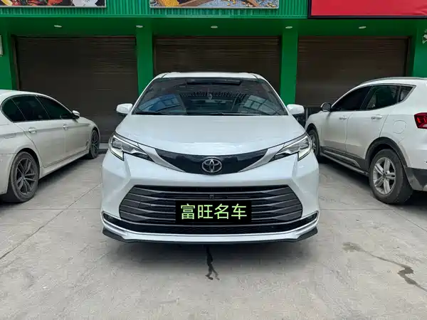 Toyota Sienna 2024