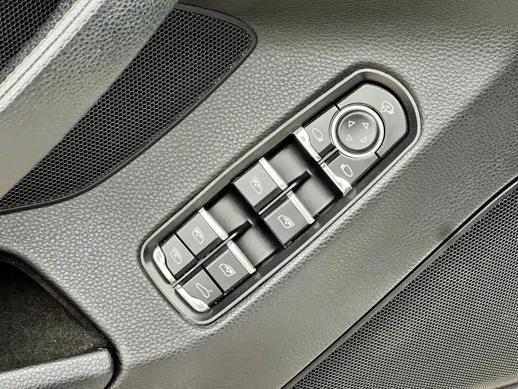 Porsche Panamera 2015 — фото 16